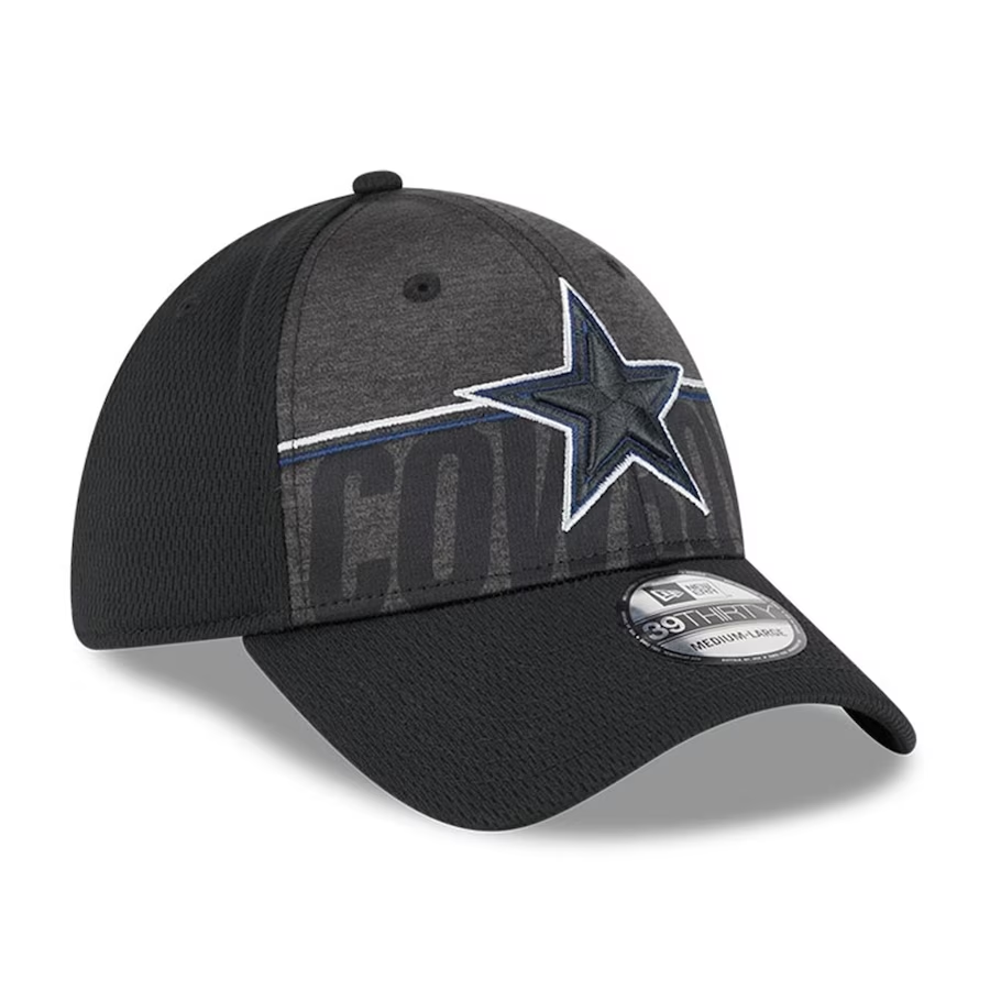 DALLAS COWBOYS 2023 CAMPAMENTO DE ENTRENAMIENTO 39THIRTY GORRO FLEX FIT-NEGRO