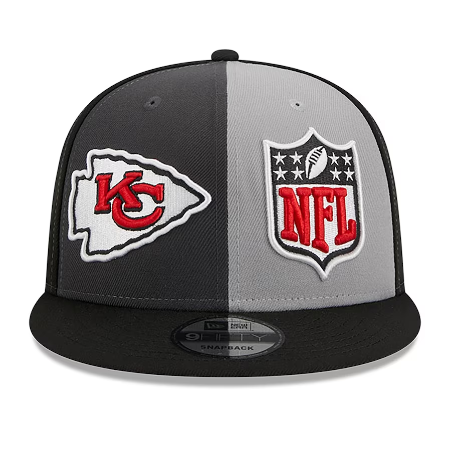 KANSAS CITY CHIEFS 2023 SIDELINE 9FIFTY SNAPBACK - SOMBRA