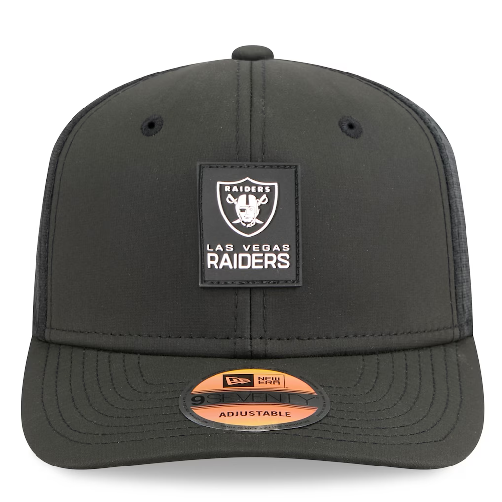 LAS VEGAS RAIDERS 2025 NFL SIDELINE 9SEVENTY STRETCH-SNAP ADJUSTABLE HAT - BLACK