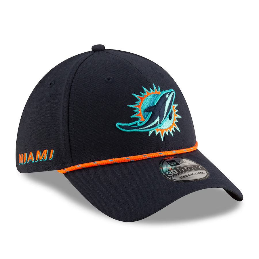 MIAMI DOLPHINS 2025 NFL RIVALRY SIDELINE COLLECTION 39THIRTY FLEX FIT HAT - PITCH BLUE