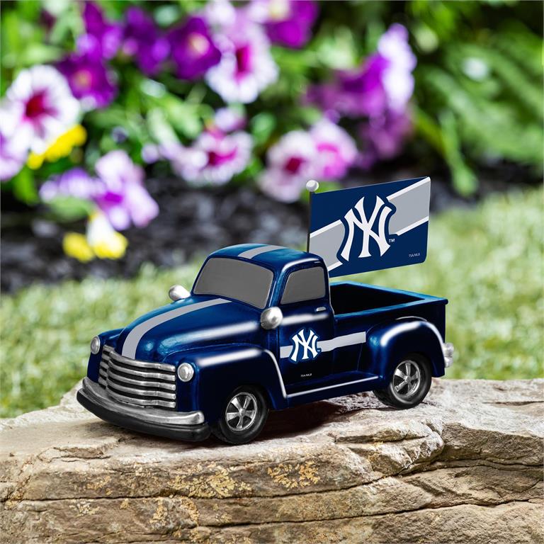 NEW YORK YANKEES 9" RALLY TRUCK GARDEN STATUE WITH FLAG