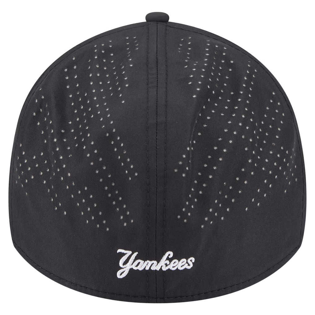 NEW YORK YANKEES BLACK NIGHT 39THIRTY FLEX FIT HAT - BLACK