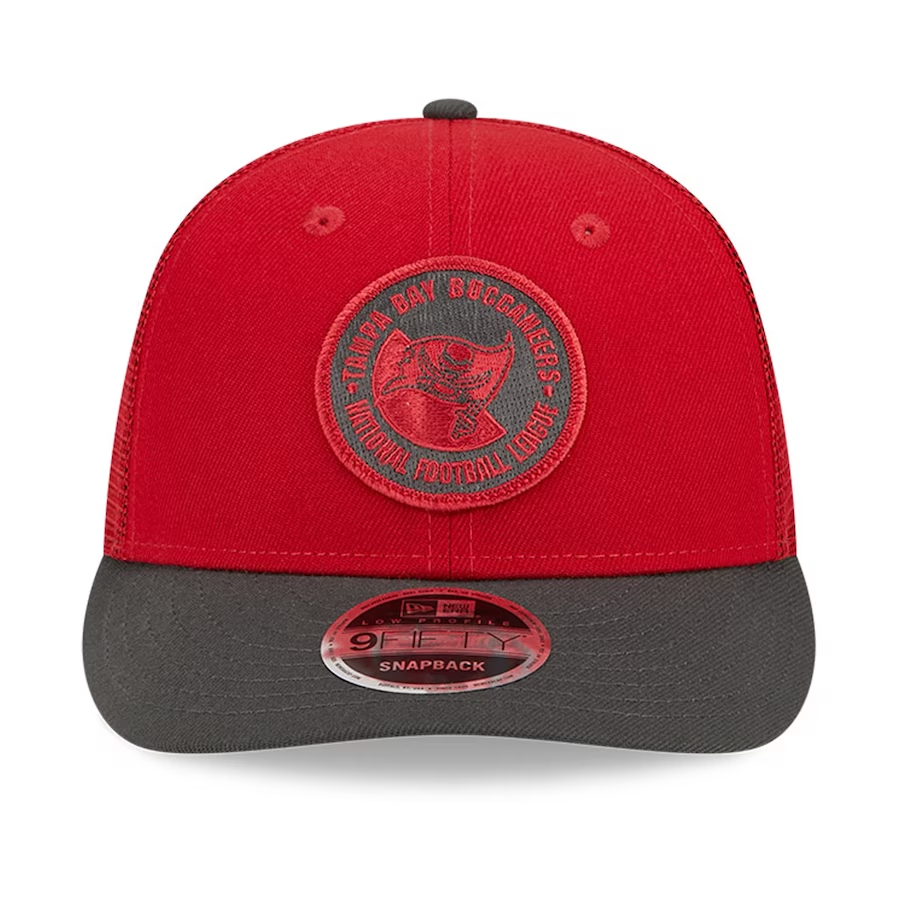 TAMPA BAY BUCCANEERS 2023 SIDELINE LOW PROFILE 9FIFTY SNAPBACK HAT