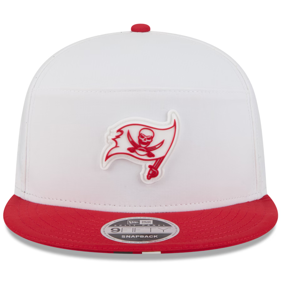 TAMPA BAY BUCCANEERS 2025 NFL TRAINING CAMP 9FIFTY SPLIT PANEL SNAPBACK HAT - WHITE