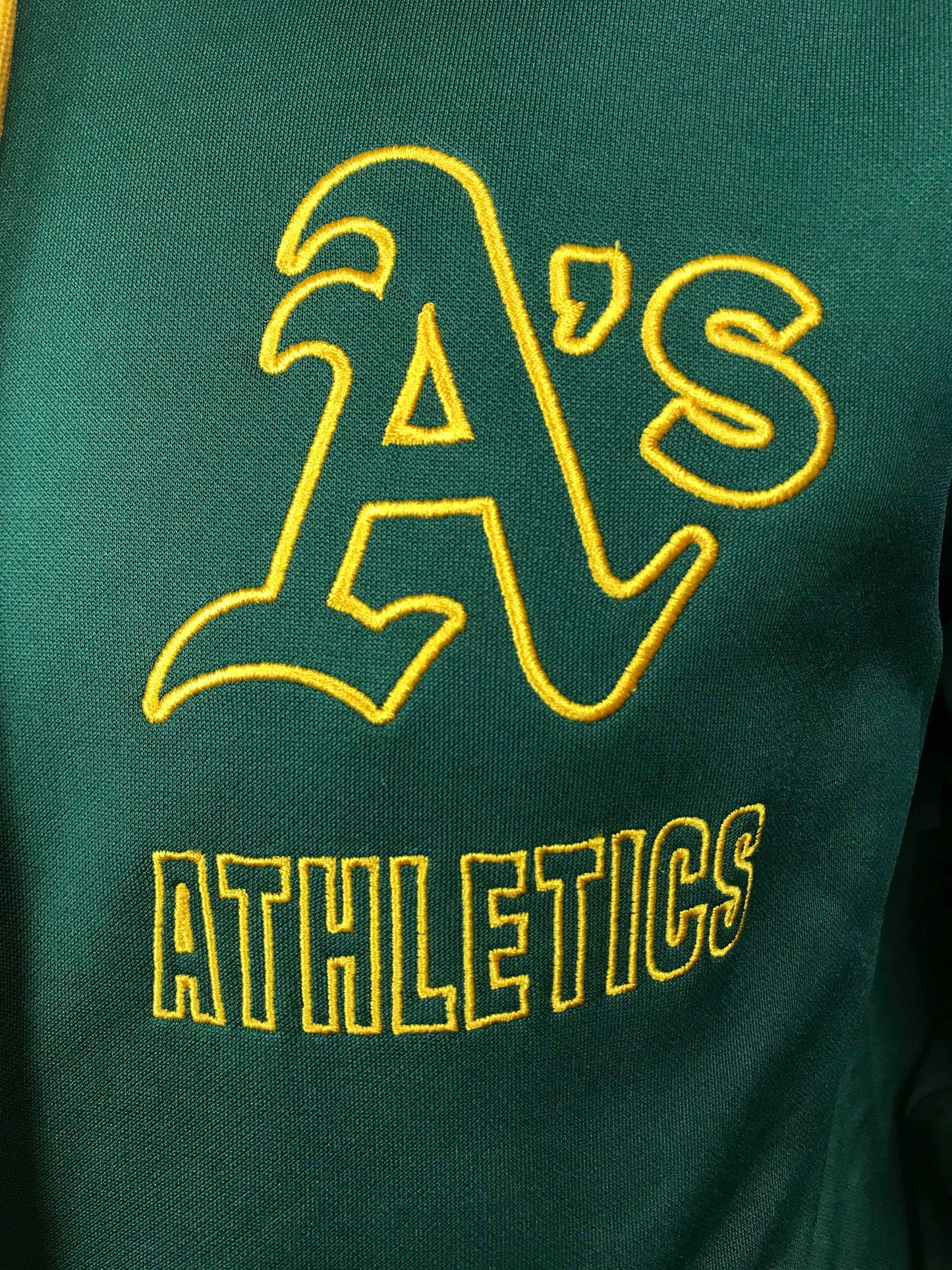 SUDADERA CON CAPUCHA Y NOMBRE DE ARCO EN LA ESPALDA DE OAKLAND ATHLETICS PARA HOMBRE