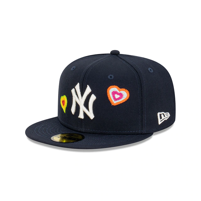 Yankee hat top with heart