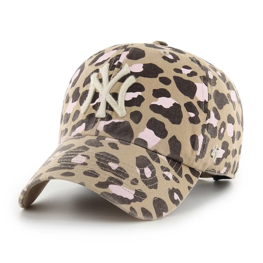 NEW YORK YANKEES WOMEN S 47 BRAND ADJUSTABLE CLEAN UP HAT KHAKI