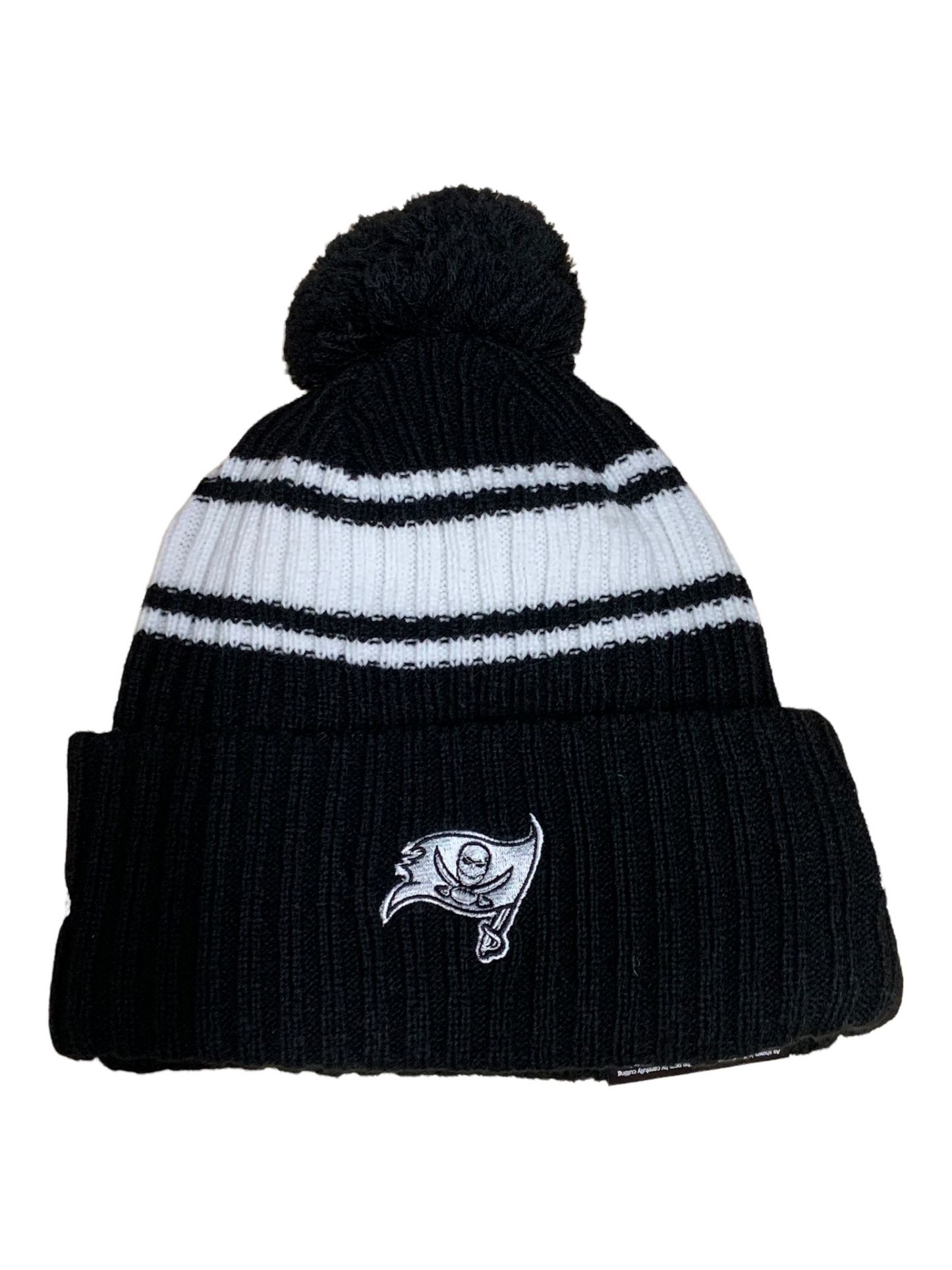 TAMPA BAY BUCCANEERS 2022 SIDELINE SPORT CUFFED POM KNIT -BLACK/WHITE
