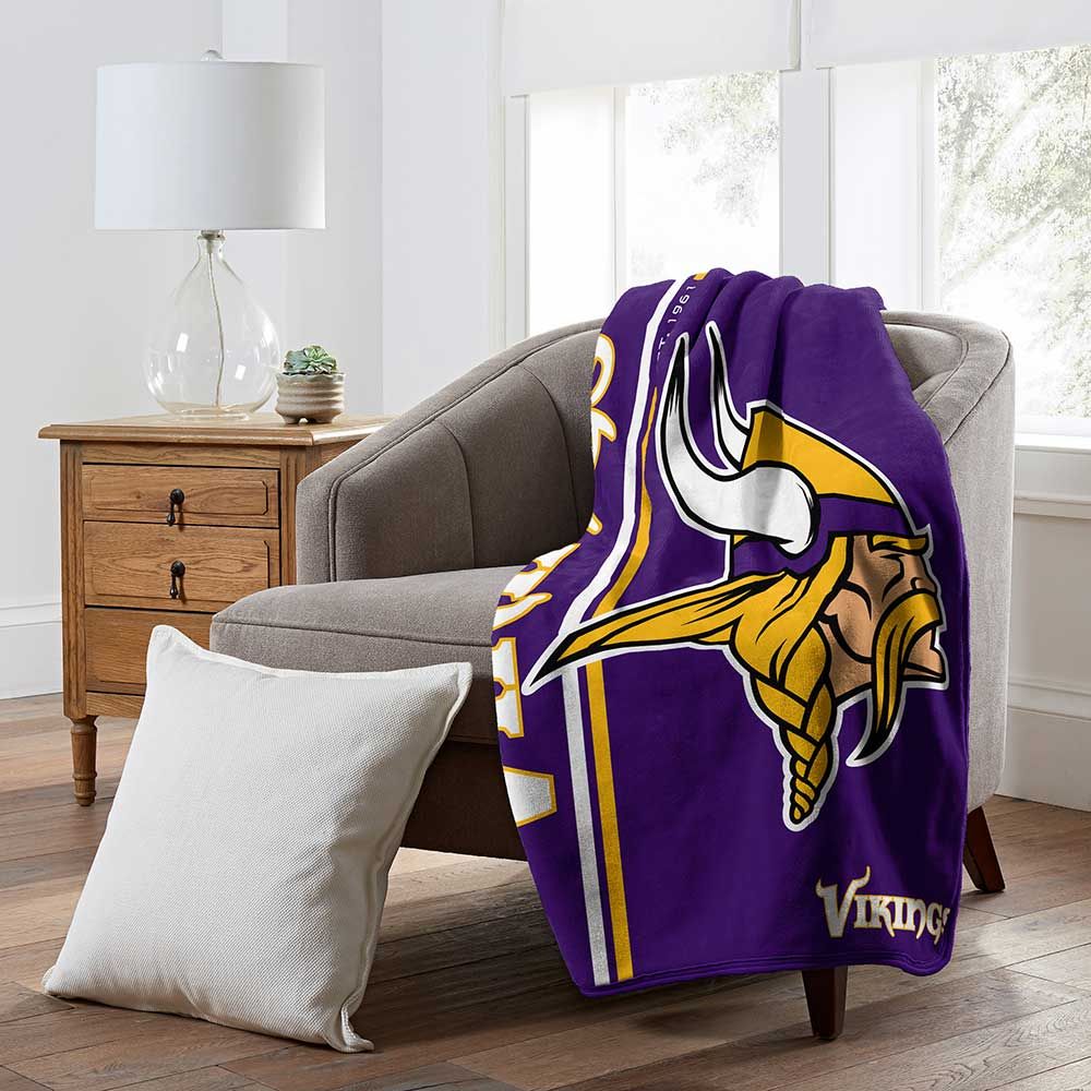 MINNESOTA VIKINGS SIGNATURE 50"X60" RASCHEL THROW BLANKET