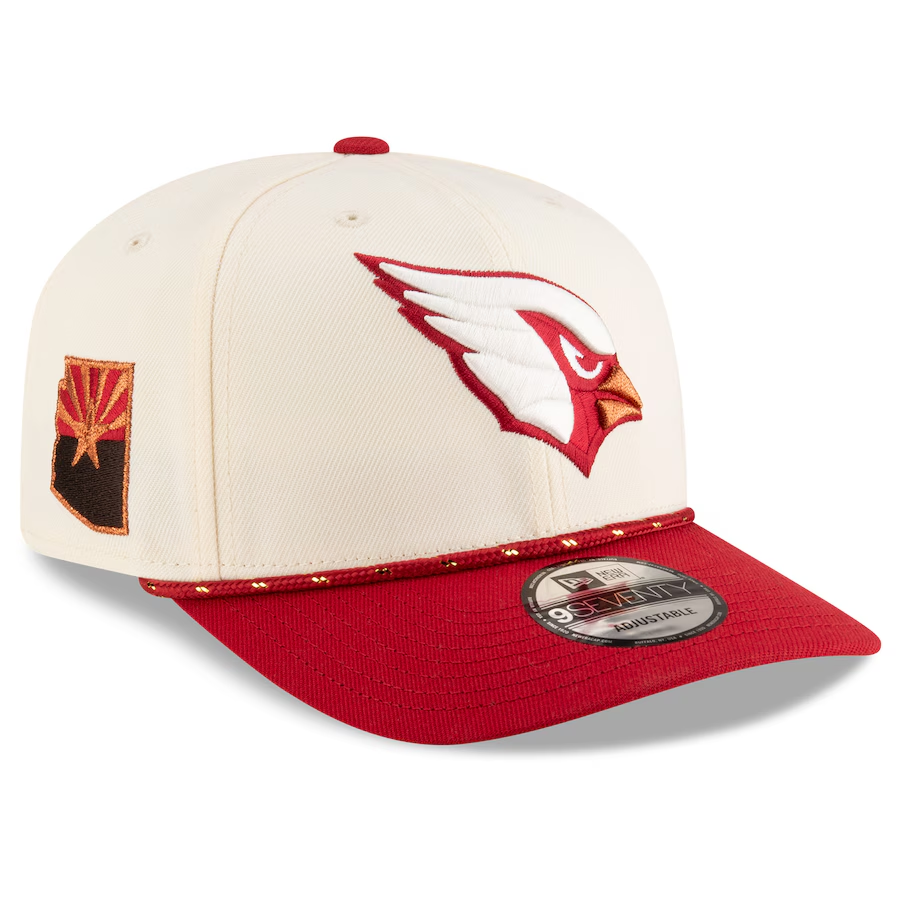 ARIZONA CARDINALS 2025 NFL RIVALRY SIDELINE COLLECTION 9SEVENTY ADJUSTABLE HAT - NATURAL/CARDINAL