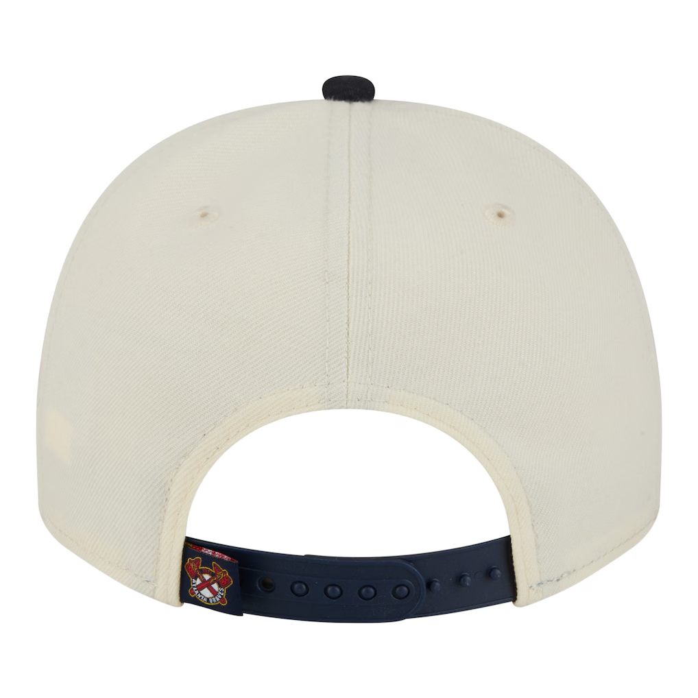 ATLANTA BRAVES NEW ERA CLASSIC 9FIFTY A-FRAME SNAPBACK HAT - CHROME WHITE/NAVY