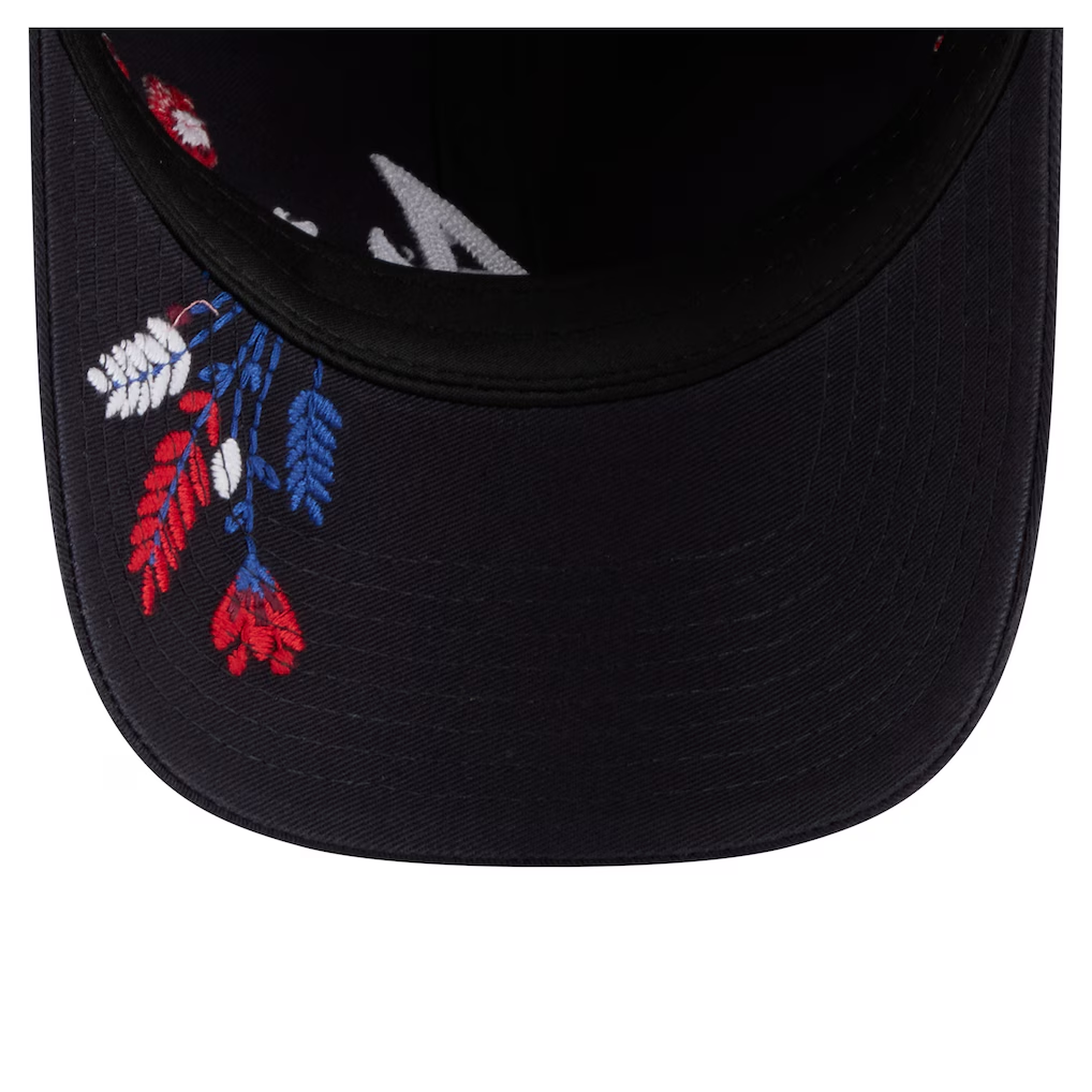 ATLANTA BRAVES WOMEN'S NEW ERA WILDFLOWER CASUAL CLASSIC ADJUSTABLE HAT - NAVY