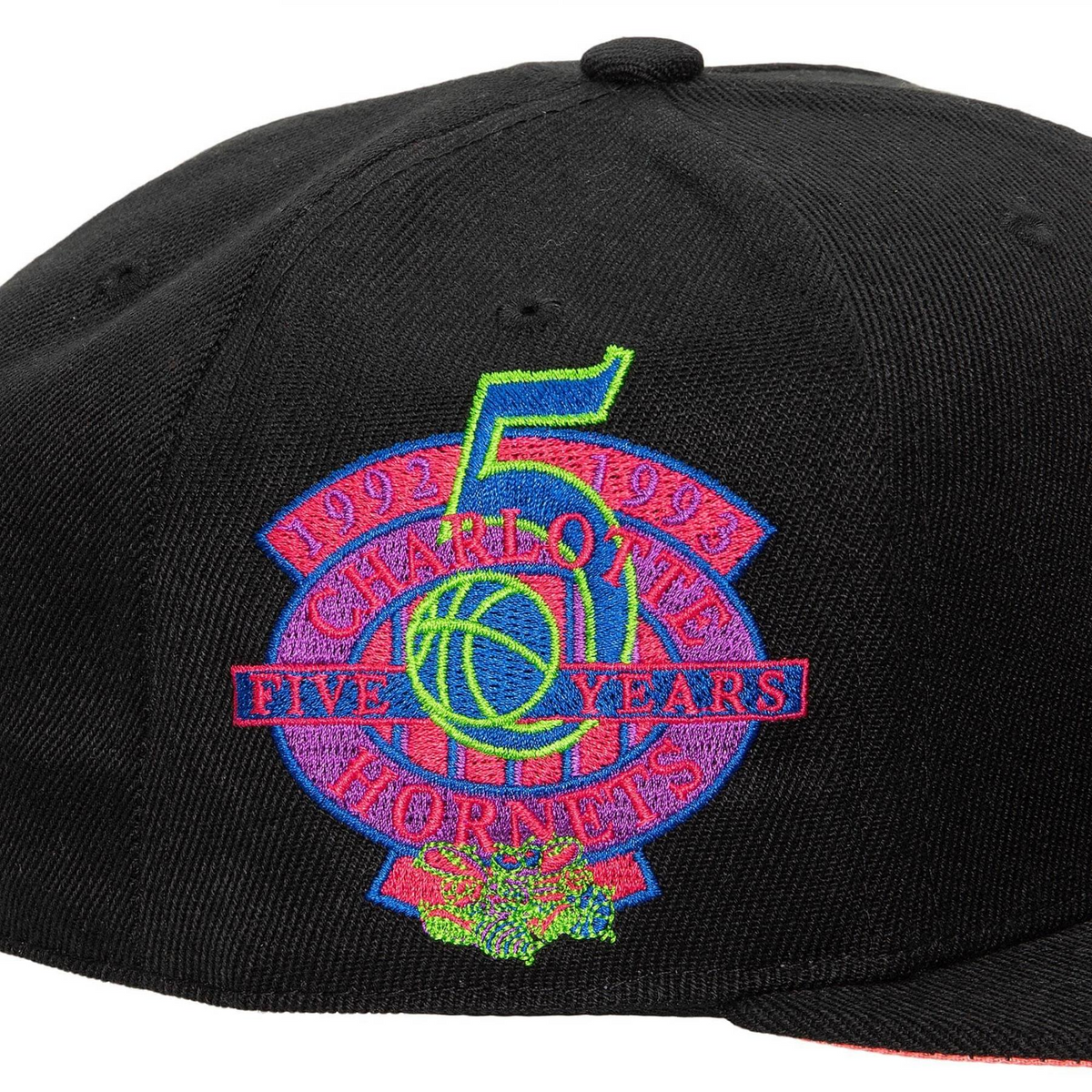 CHARLOTTE HORNETS MEN'S COLOR BOMB FITTED HAT