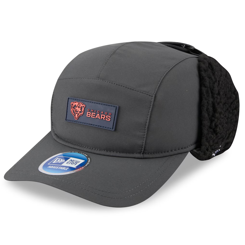 CHICAGO BEARS MEN'S 2025 NFL SIDELINE COLD WEATHER RUNNER DOG EAR ADJUSTABLE HAT - CHARCOAL