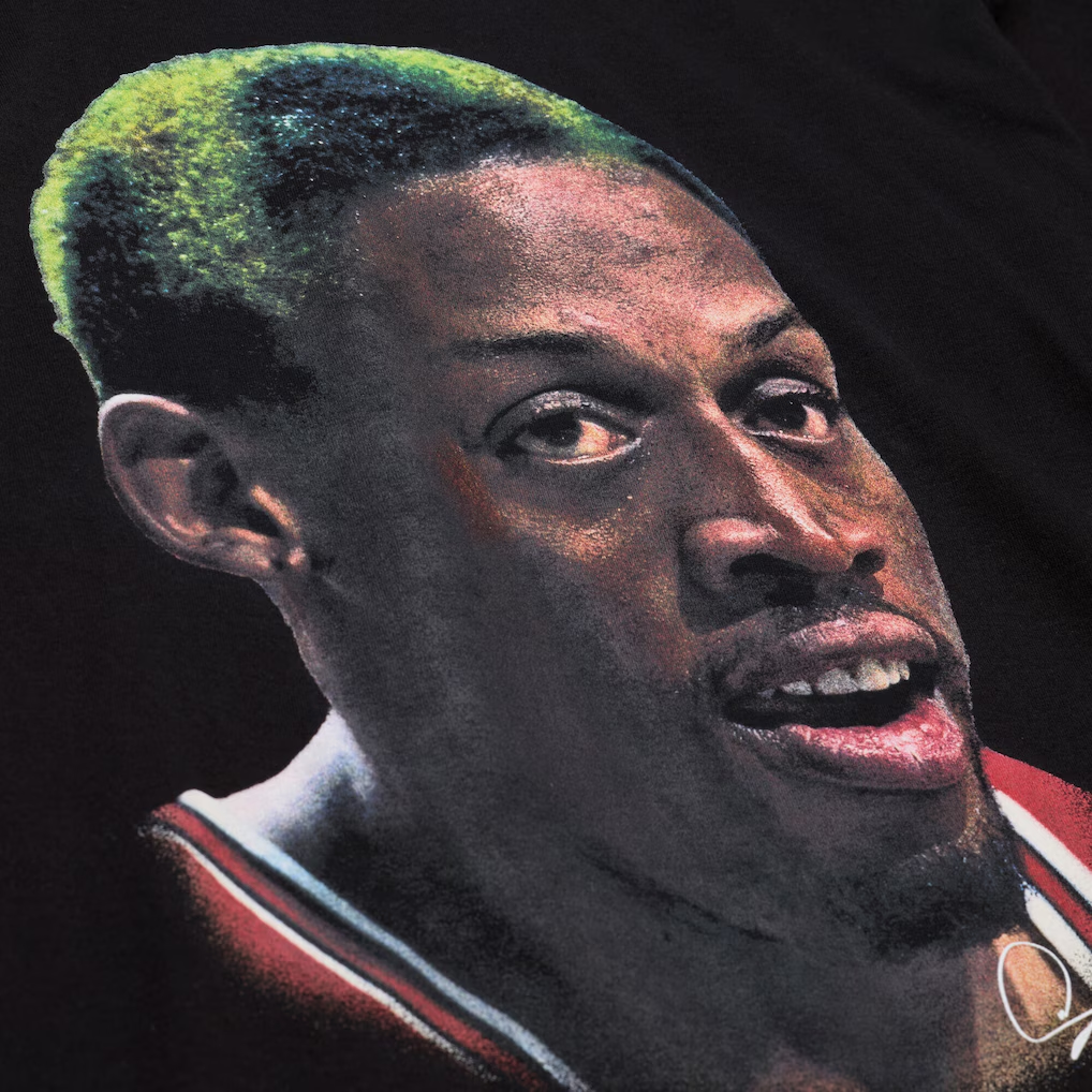 CHICAGO BULLS DENNIS RODMAN MEN'S MITCHELL & NESS REAL BIG FACE T-SHIRT - BLACK
