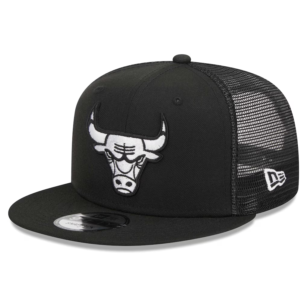 CHICAGO BULLS EVERGREEN TRUCKER 9FIFTY SNAPBACK HAT - BLACK/WHITE