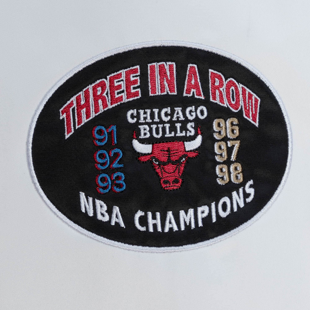 CHICAGO BULLS MEN'S MITCHELL & NESS CITY COLLECTION LIGHTWEIGHT SATIN JACKET - WHITE
