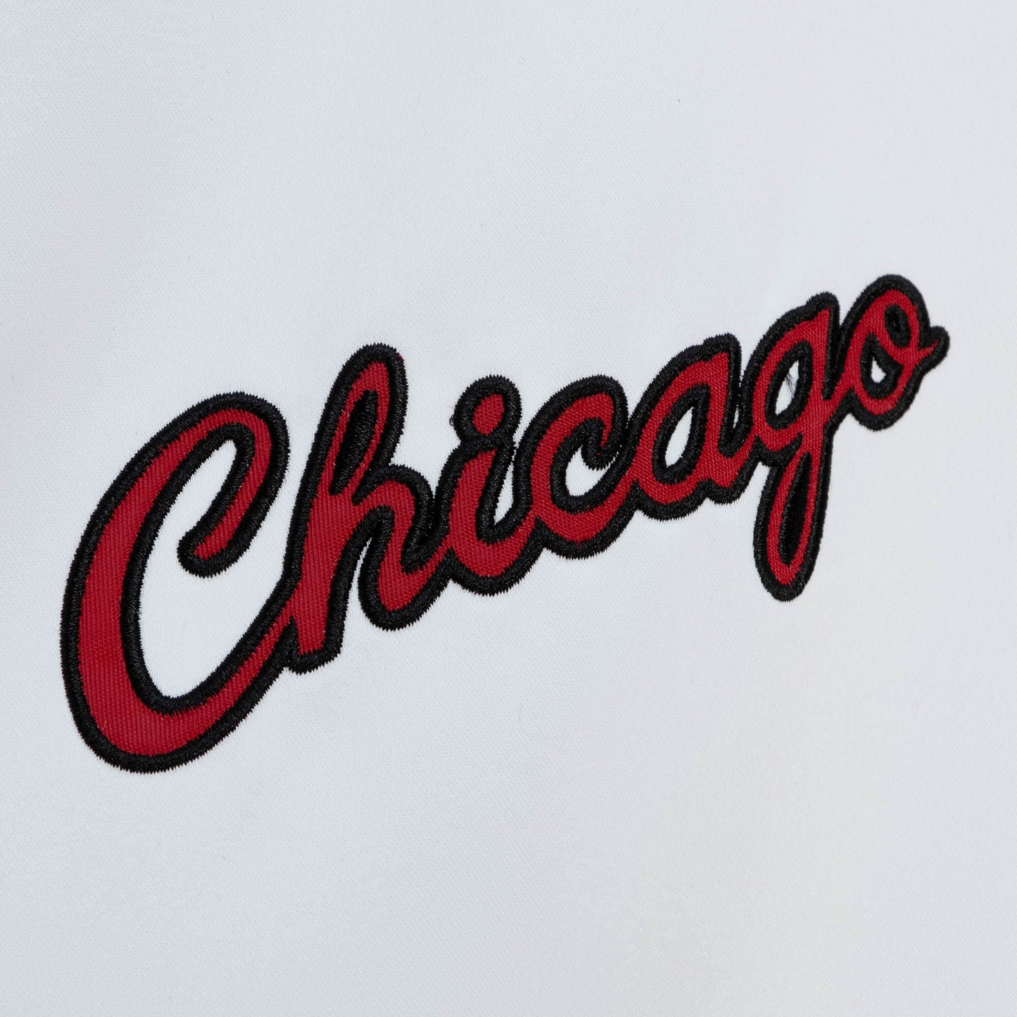 CHICAGO BULLS MEN'S MITCHELL & NESS CITY COLLECTION LIGHTWEIGHT SATIN JACKET - WHITE
