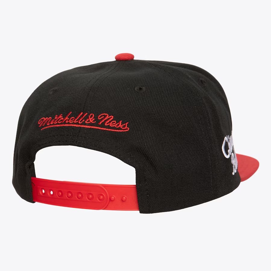 CHICAGO BULLS UPRISE LOGO SNAPBACK HAT
