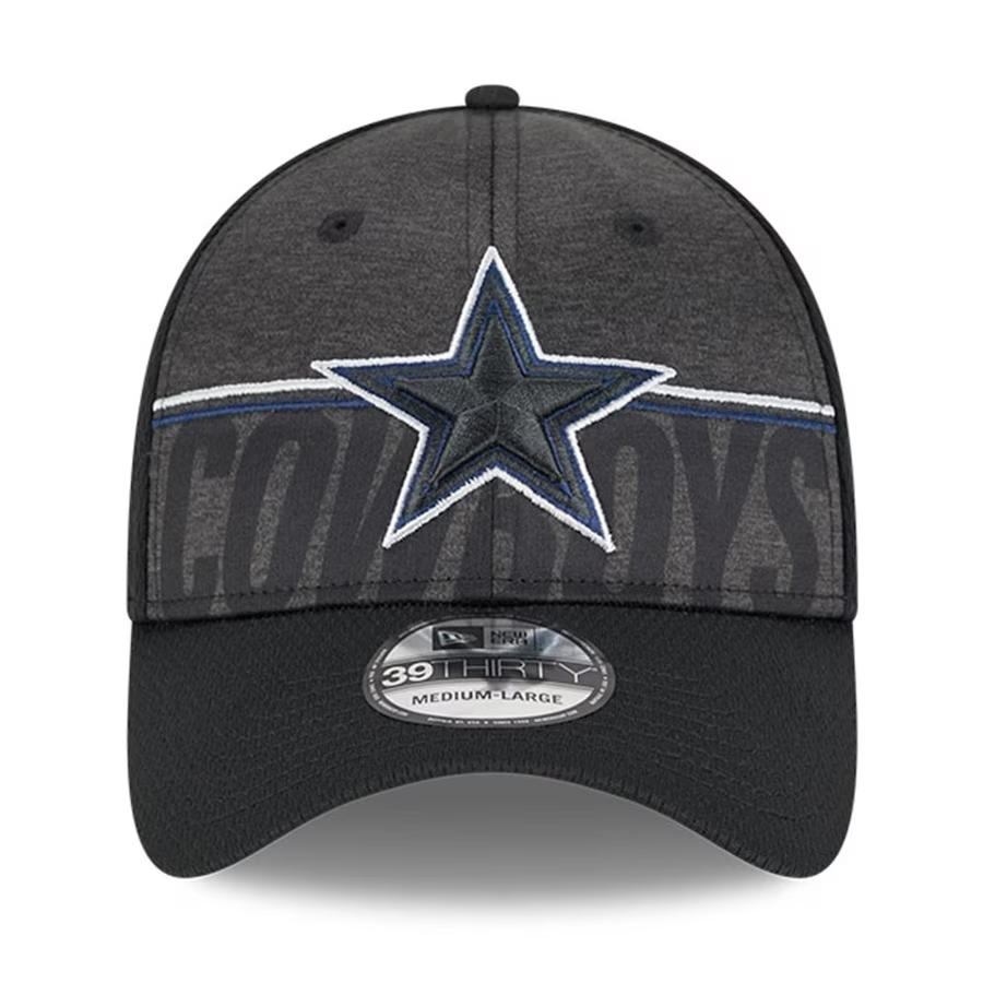 DALLAS COWBOYS 2023 CAMPAMENTO DE ENTRENAMIENTO 39THIRTY GORRO FLEX FIT-NEGRO