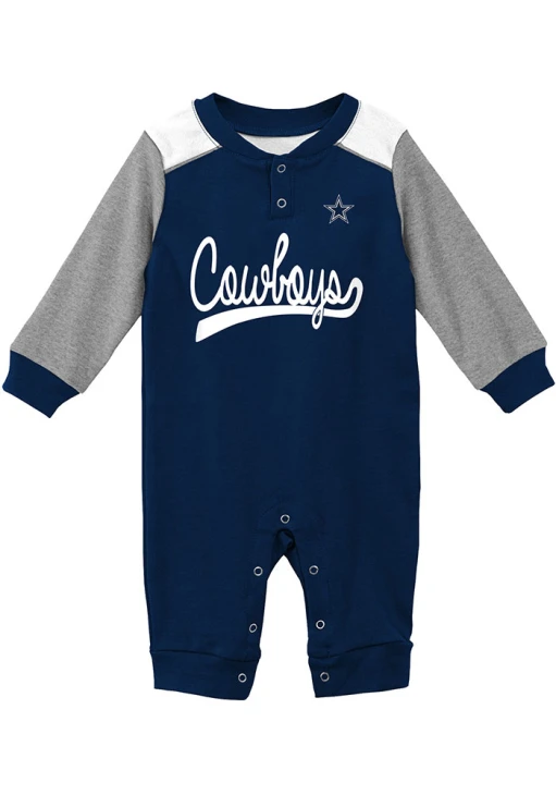 DALLAS COWBOYS NEWBORN SCRIMMAGE COVER