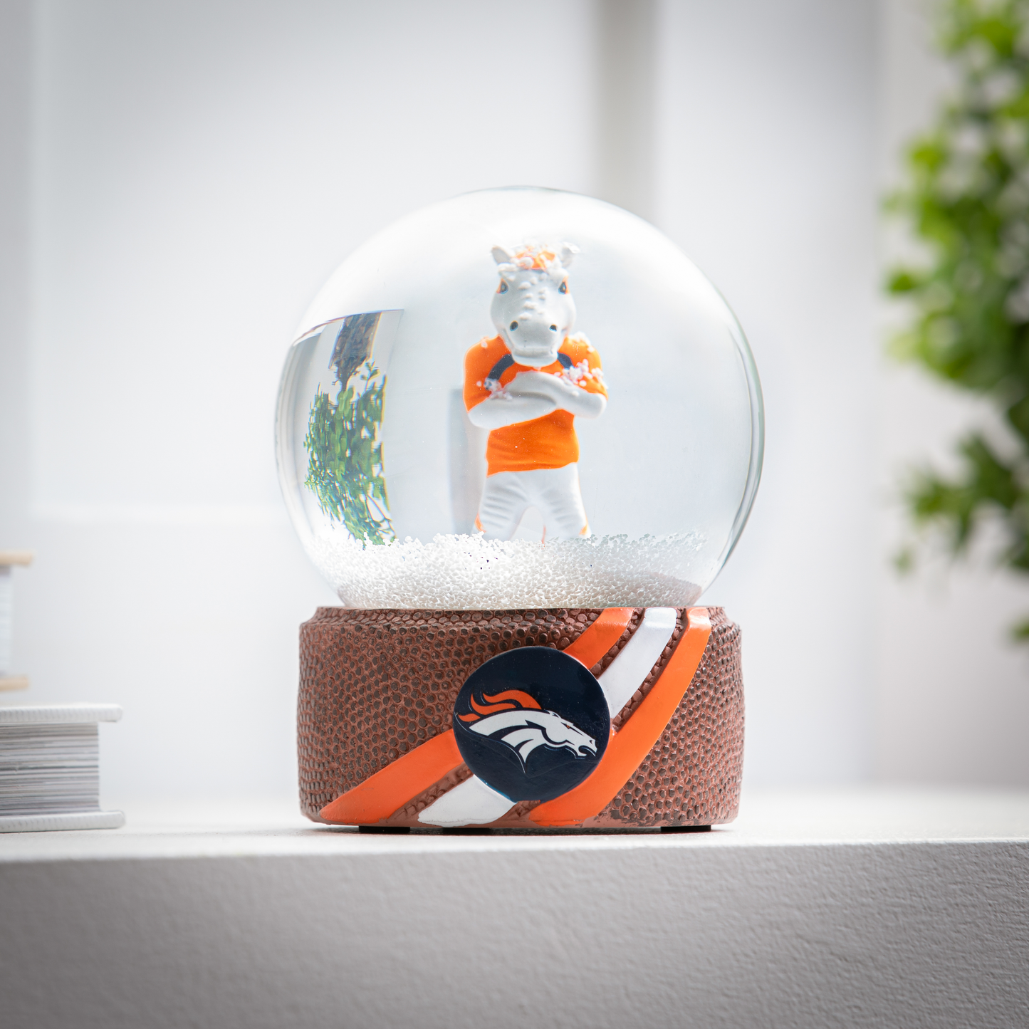 DENVER BRONCOS MASCOT WATER GLOBE