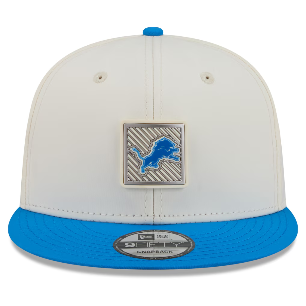 DETRIOT LIONS 2026 NFL TRAINING CAMP 9FIFTY SNAPBACK HAT - CHROME WHITE/BLUE