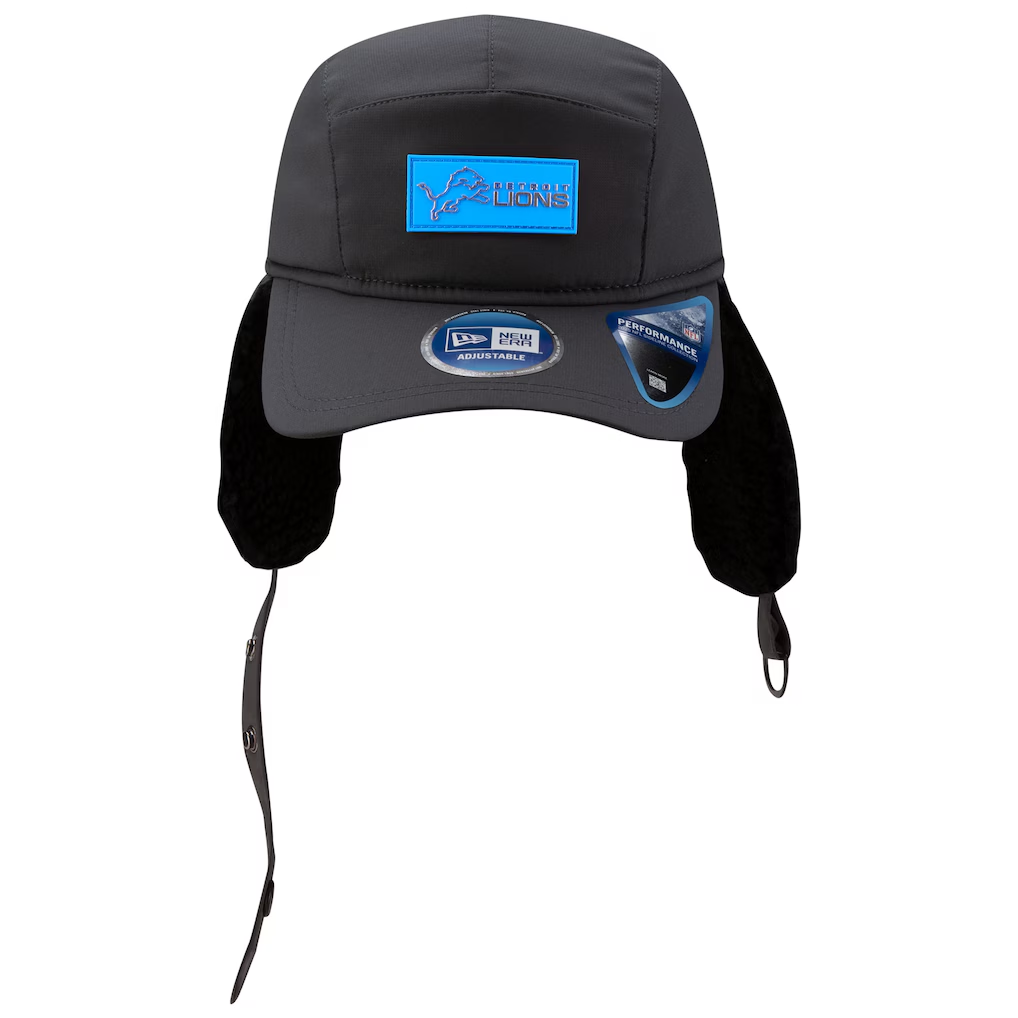 DETROIT LIONS MEN'S 2025 NFL SIDELINE COLD WEATHER RUNNER DOG EAR ADJUSTABLE HAT - CHARCOAL