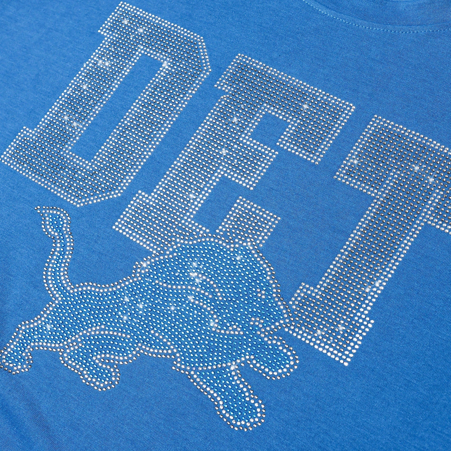 DETROIT LIONS WOMEN'S FOCO RHINESTONE LOGO CROP TOP T-SHIRT - BLUE