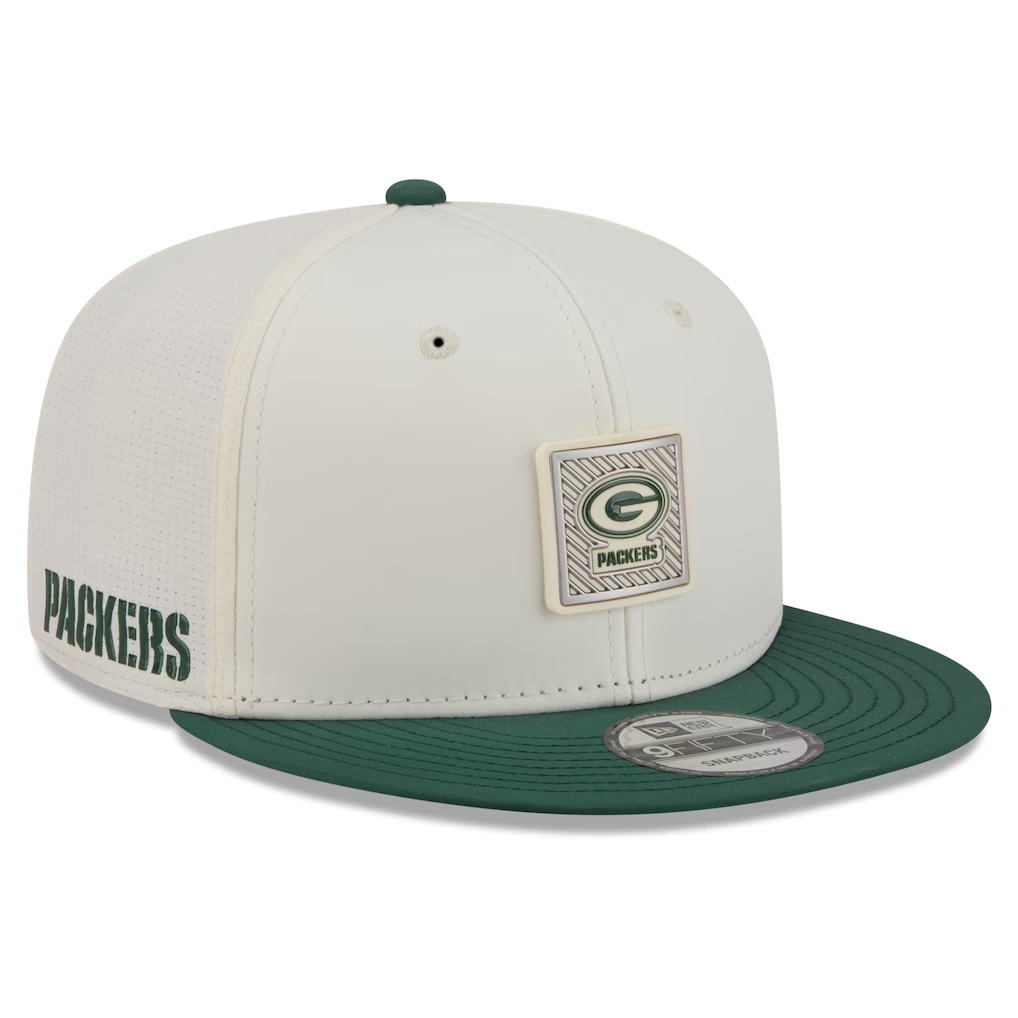 GREEN BAY PACKERS 2026 NFL TRAINING CAMP 9FIFTY SNAPBACK HAT - CHROME WHITE/GREEN