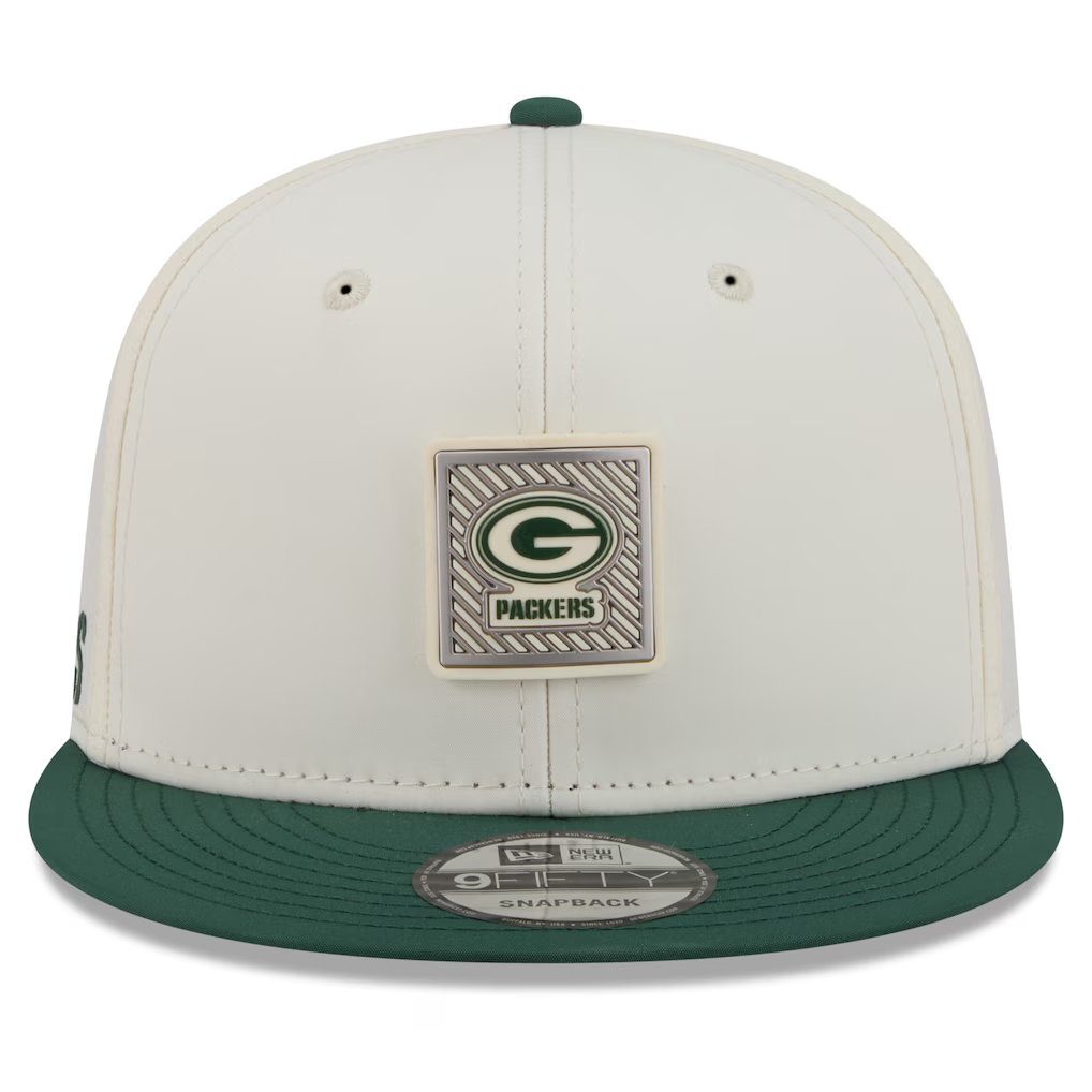 GREEN BAY PACKERS 2026 NFL TRAINING CAMP 9FIFTY SNAPBACK HAT - CHROME WHITE/GREEN