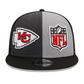 KANSAS CITY CHIEFS 2023 SIDELINE 9FIFTY SNAPBACK - SOMBRA