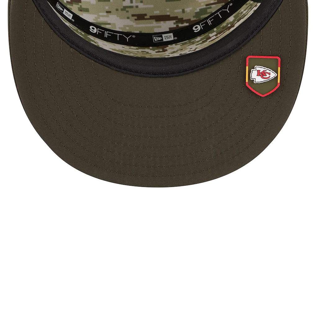KANSAS CITY CHIEFS 2025 NFL SALUTE TO SERVICE SPLIT PANEL 9FIFTY SNAPBACK HAT - DARK GREEN