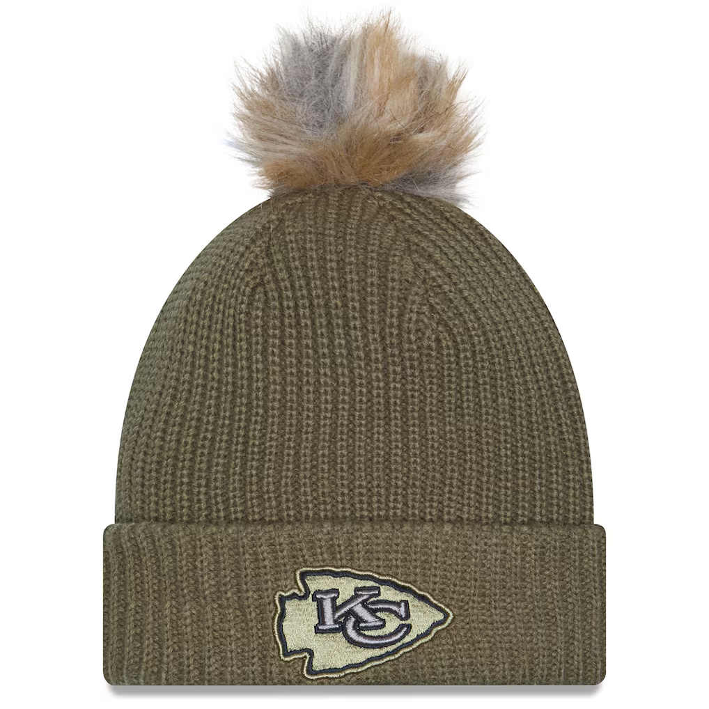 KANSAS CITY CHIEFS WOMEN'S 2025 NFL SALUTE TO SERVICE CUFFED KNIT BEANIE - GREEN