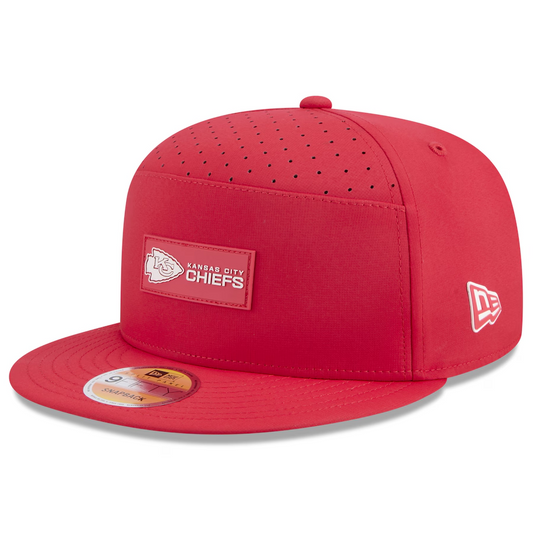 KANSAS CITY CHIEFS YOUTH 2025 NFL SIDELINE 9FIFTY SPLIT SNAPBACK HAT - RED