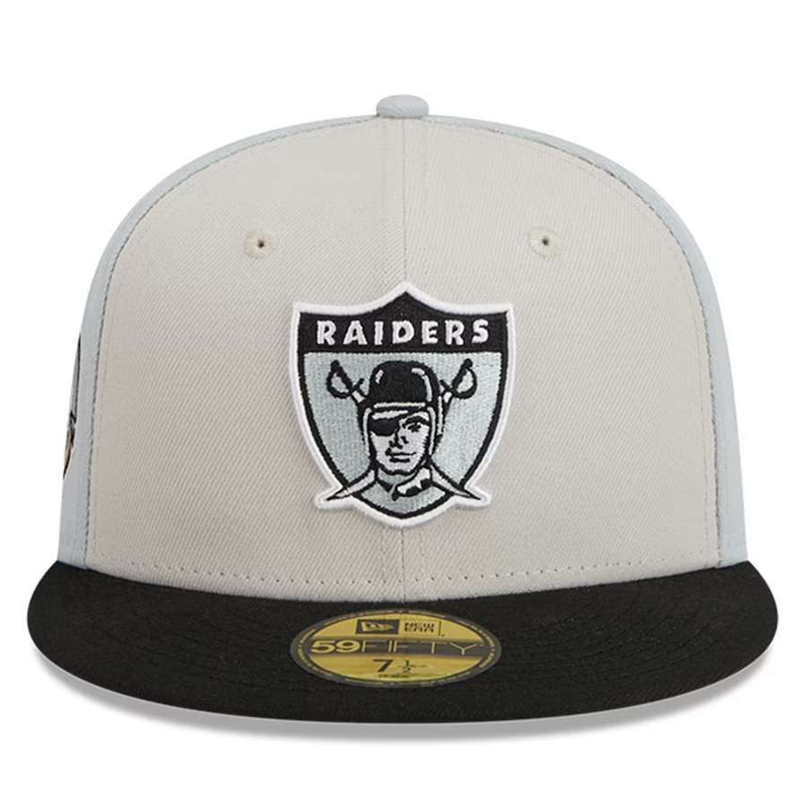 GORRA AJUSTADA 59FIFTY HISTÓRICA DE LA LÍNEA DE MARCHA DE LAS VEGAS RAIDERS 2023