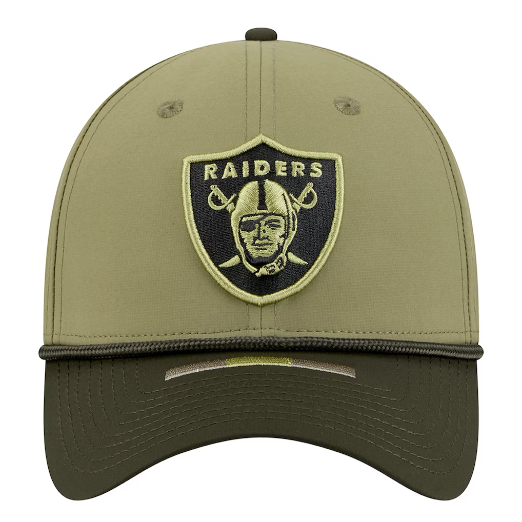 LAS VEGAS RAIDERS 2025 NFL SALUTE TO SERVICE 39THIRTY FLEX FIT HAT - GREEN