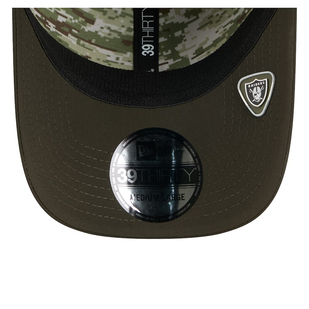 LAS VEGAS RAIDERS 2025 NFL SALUTE TO SERVICE 39THIRTY FLEX FIT HAT - GREEN