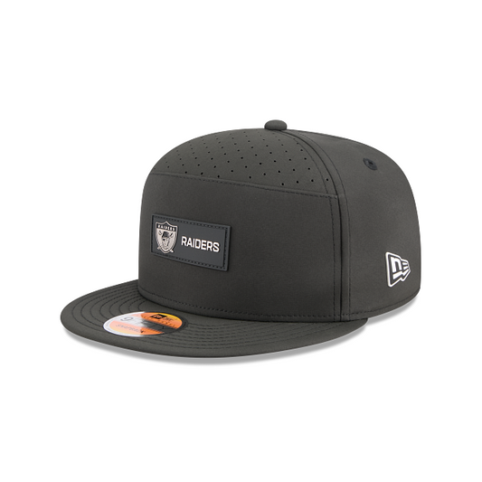 LAS VEGAS RAIDERS 2025 NFL SIDELINE RETRO 9FIFTY SPLIT SNAPBACK HAT - BLACK