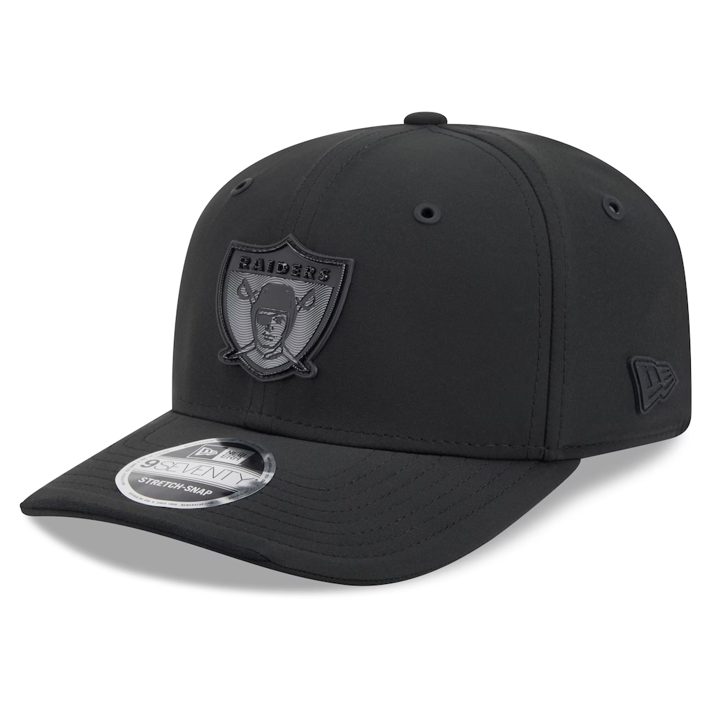 LAS VEGAS RAIDERS 2026 NFL SIDELINE 9SEVENTY STRETCH-SNAP ADJUSTABLE HAT - BLACK/BLACK