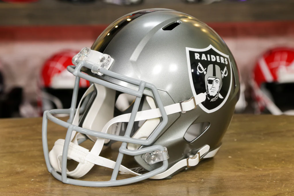 CASCO DE VELOCIDAD DE TAMAÑO COMPLETO FLASH AUTÉNTICO DE LAS VEGAS RAIDERS