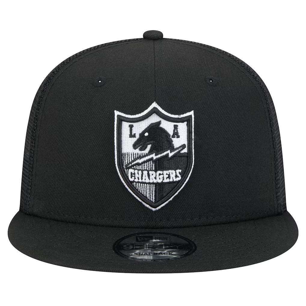 LOS ANGELES CHARGERS RETRO EVERGREEN TRUCKER 9FIFTY SNAPBACK HAT - BLACK/WHITE