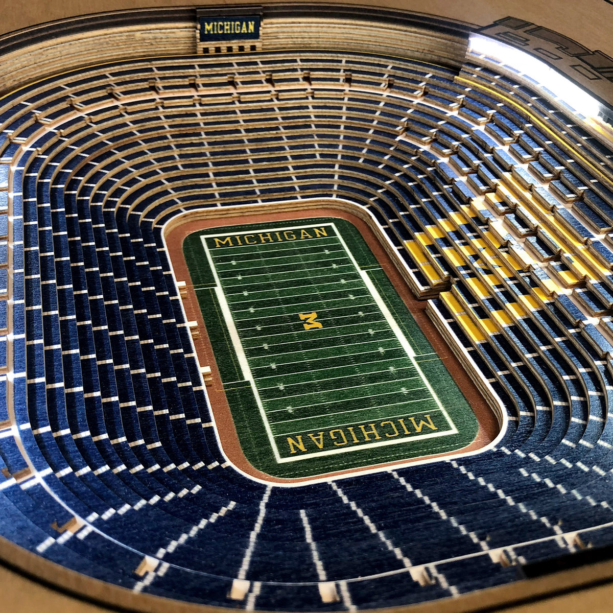 MICHIGAN WOLVERINES 25 LAYER 3D STADIUM LIGHTED END TABLE