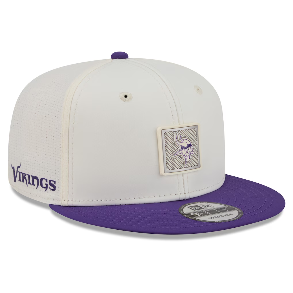 MINNESOTA VIKINGS 2026 NFL TRAINING CAMP 9FIFTY SNAPBACK HAT - CHROME WHITE/PURPLE