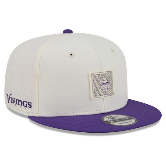 MINNESOTA VIKINGS 2026 NFL TRAINING CAMP 9FIFTY SNAPBACK HAT - CHROME WHITE/PURPLE