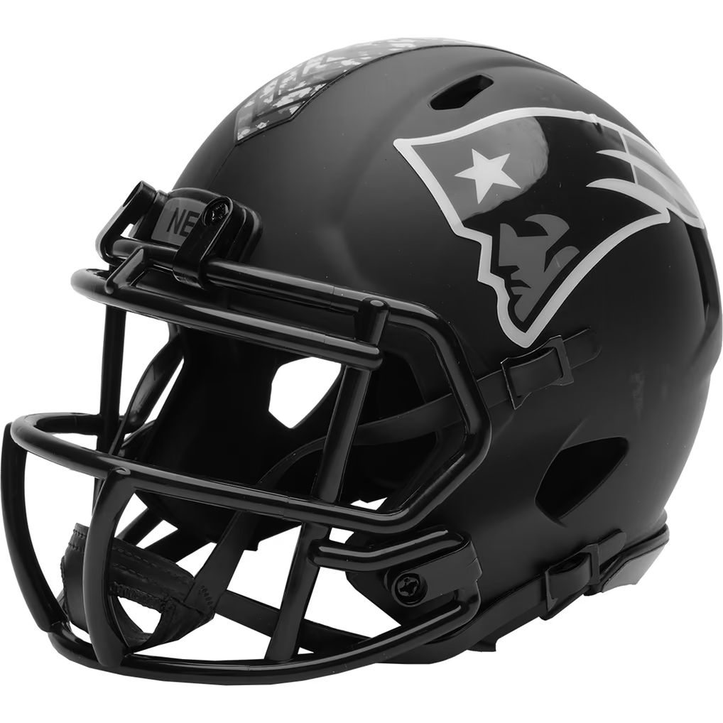 NEW ENGLAND PATRIOTS 2026 NFL SALUTE TO SERVICE RIDDELL SPEED MINI HELMET