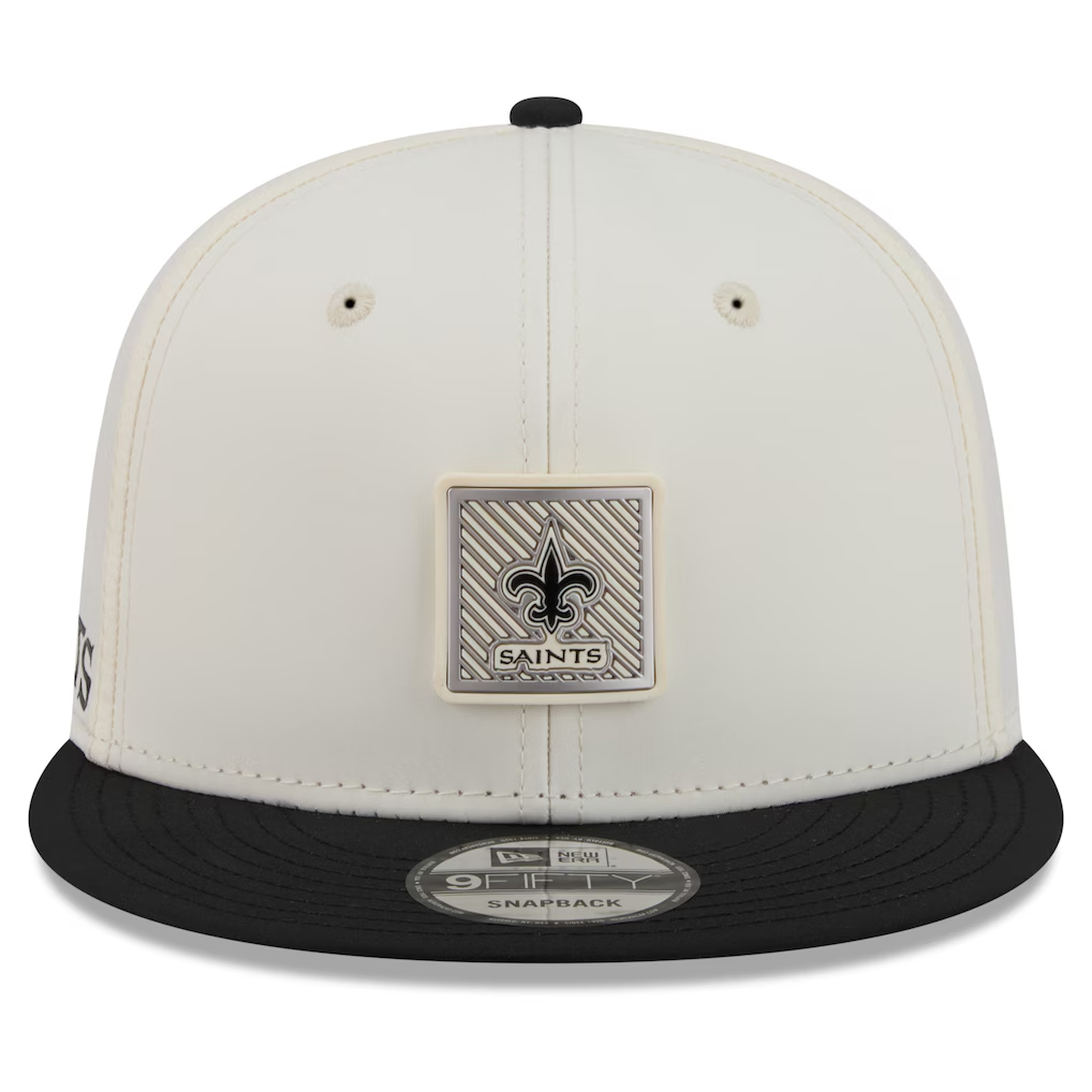 NEW ORLEANS SAINTS 2026 NFL TRAINING CAMP 9FIFTY SNAPBACK HAT - CHROME WHITE/BLACK