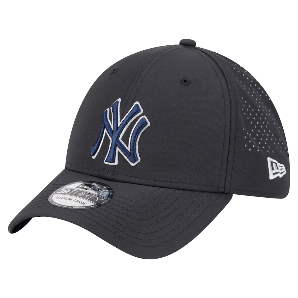 NEW YORK YANKEES BLACK NIGHT 39THIRTY FLEX FIT HAT - BLACK