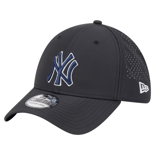 NEW YORK YANKEES BLACK NIGHT 39THIRTY FLEX FIT HAT - BLACK