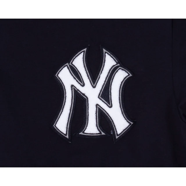 oversized yankees shirt